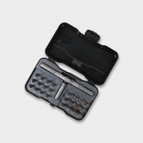 Ratchet screwdriver set with bits